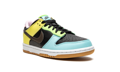 Dunk Low SE GS "Free 99" CZ2496 001