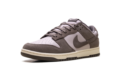 Dunk Low SE "Platinum Violet" FQ8249 001