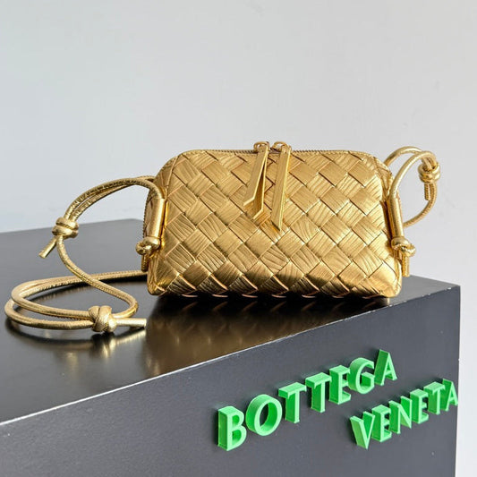 Bottega Veneta 2026 Concert Pouch Bag 18.5 Gold Metallic Intrecciato Leather