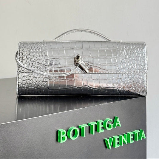 Bottega Veneta 2026 Andiamo Bag 31cm Silver Crocodile-embossed Leather 137072