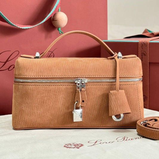 LP 2026 Extra Bag L23 Toffee/Antique Silver Calfskin